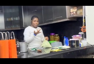 صدفه جاد وتعليمها لمريم اشاره اباحيه