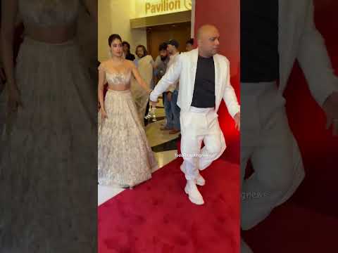 Janhvi Kapoor Grace The Red Carpet For First Bridal Couture Collection Bridal Bollywood