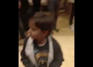 نوال الزغبي تواجه موقفا طريفا مع طفل خلال فعاليات موسم الرياض