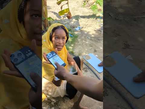 Zoya Wa Muuza Maji Auziwa Iphone Ya Kunua Mfuniko