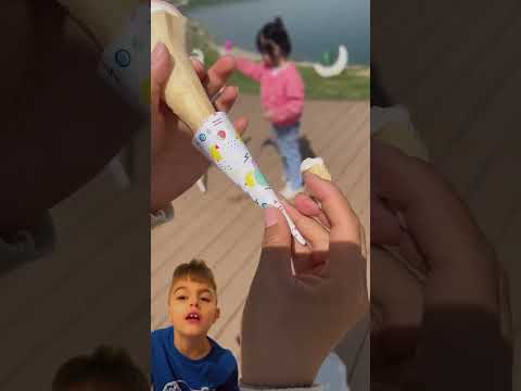 شوفوا كيف فيكون تعملوا اصغر ايس كريم بالعالم شوفوا كيف فيكون تعملوا اصغر ايس كريم بالعالم