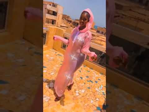 بدون ملابس ذاخلية روتيني اليومي