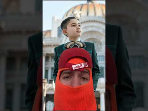 طفل يبلغ من العمر 11 عام ا غنى النشيدين الوطنيين الأمريكي والمكسيكي بشكل مثالي طفل يبلغ من العمر 11 عام ا غنى النشيدين الوطنيين الأمريكي والمكسيكي بشكل مثالي