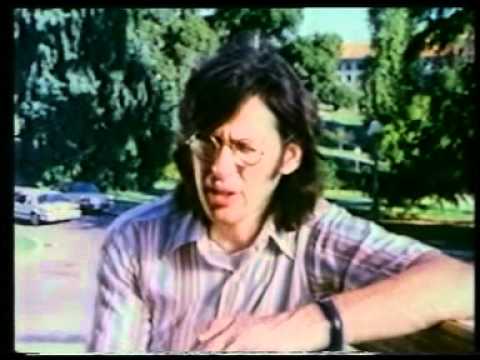 المرحوم فى الثلاجة مصطفي محمود صوت القاهره