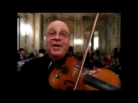 خساره فرافك يا جاره في ذكري رحيل عبد الحليم حافظ عزف الفنان وائل ابوبكر في المركز الثقافي المصري