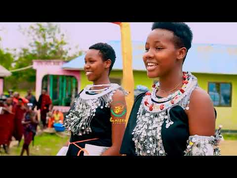 Naomi Jacob Na Nemburis Wasimamisha Pwani Lazima Ustaajabu Kucheza Yao