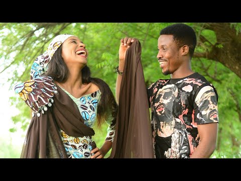 UMAR M SHAREEF Ft MARYAM BOOTH ABAR KALLO TSAKANINMU Official Video Latest Hausa Song 2021