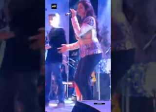 SHREYA GHOSHAL BALMA SONG ENERGETIC LIVE PERFORMANCE Shorts Viral Trendingshorts