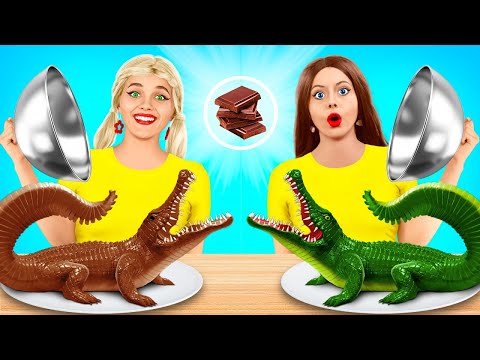 تحدي الطعام الحقيقي مقابل طعام الشوكولاتة حرب الشوكولاتة المضحكة تحدي الطعام الحقيقي مقابل طعام الشوكولاتة حرب الشوكولاتة المضحكة