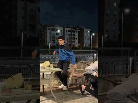 لبست طاقية الإخفاء على القهوة واختفيت قدام الناس والكرسي اتكسر من الخضة مقلب خدعة سحر