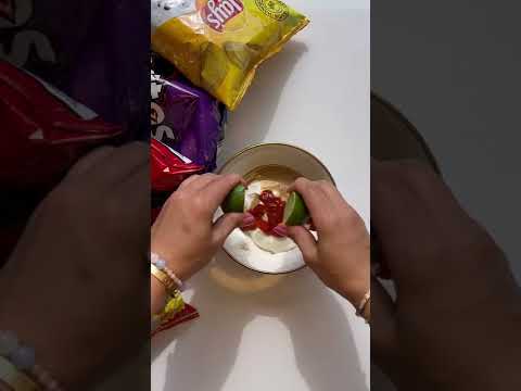 جربنا انا ومنى اطيب صلصة الشيبس لنغمسها Chips