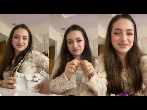 لانا محمد نفتح ونشوف هدايا عيد ميلاد لانا محمد نفتح ونشوف هدايا عيد ميلاد