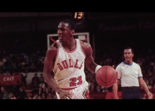 Michael Jordan S 1st Career NBA 3 Pointer Arrives At The Buzzer Nov 13 1984 Bulls Vs Spurs