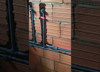 تركيب انابيب الماء في الحمام والمطبخ