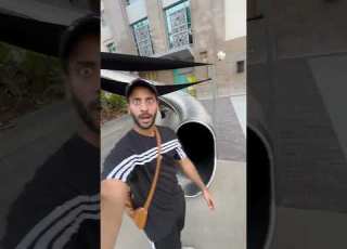جربت أتزحلق قدام برج خليفة