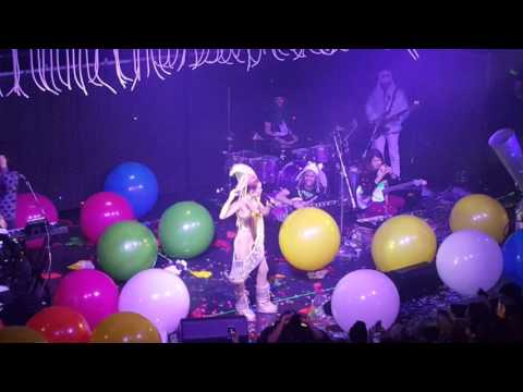 Miley Cyrus The Fucking Song Nov 19 2015 Riveria Chicago Nunupics Com