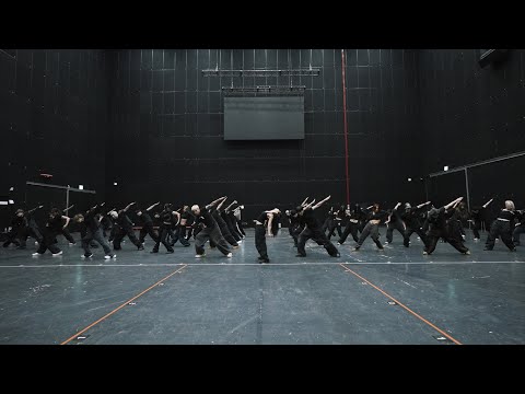 JENNIE 2025 MMA Performance Rehearsal