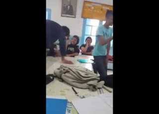 التلميذ التونسي في القسم هههههه