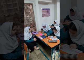 درست کردن کارت تبریک عید نوروز توسط دخترای گل و دوست داشتنی پایه ششم