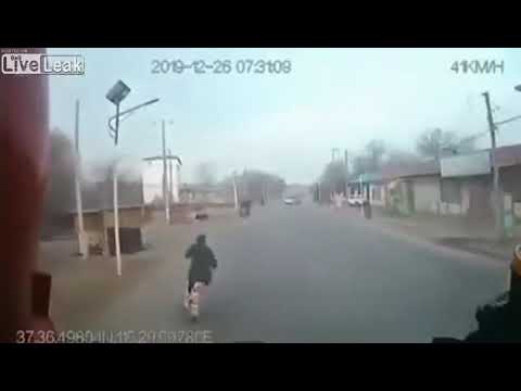 لما تكون سواق وماشي ع الطريق ويقبلك واحد غبي تعمل اية