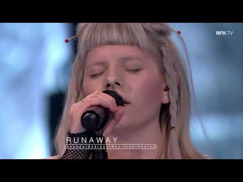 AURORA Runaway Nidarsdomen S Cathedral Show 02 11 17