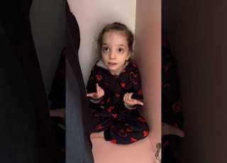 متخبيه بالخزانه مابدها تنام