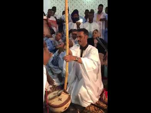 تحدي م شتعل بين المبدع العازف حمزة ولد بوشامة و الإيقاع على الطبل
