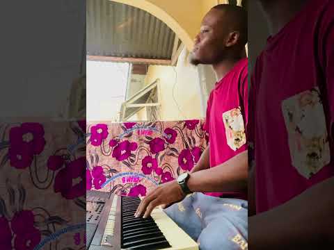 Emilio Lacass Bombé Clip Officiel