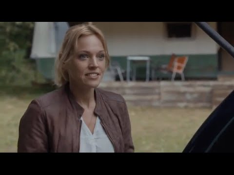 بتضعف وتخون جوزها مع عامل بعد ماسابها لوحدها وسافر وبتكتشف أنها حامل منه وأن اتلاعب بيها