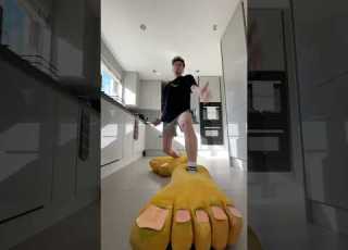  The Big Feet Are Back