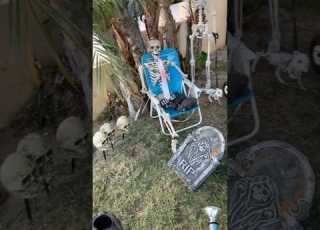 ВОТ ЭТО ДА Как украшают дворы к Хэллоуину в США SCARY DECORATION Halloween USA