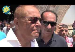 شاهد بكاء محمود عبد العزيز خلال مرور جثمان نور الشريف