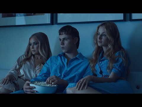 The Kid LAROI SHE DON T NEED TO KNOW Official Video