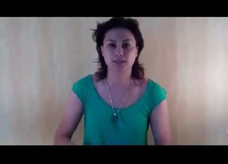 الفنانة لويز عبد الكريم رسالة إلى الطائفة العلوية