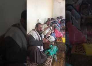  أمين راجح أحد مشايخ محافظة إب ومحبيه بعد خروجه من سجون صنعاء