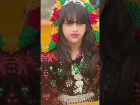 الزي التقليدي اليافعي لبس أصيل يمتاز ببساطة أهله