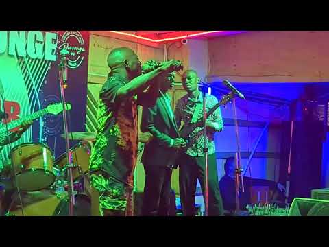 KIU YA MAPENZI LIVE MWINJUMA MUUMINI KIU YA MAPENZI LIVE MWINJUMA MUUMINI