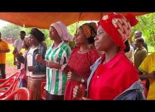 Wimbo Wa Wokovu Choir Kwenye Arusi Ya ANDREA RAMADHANI NA NEEMA JEANNE