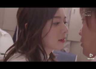 美人教師のディープキスがヤバい 000
