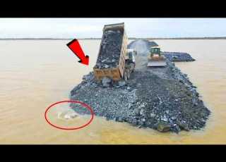  Unbelievable Engineering SHANTUI Bulldozer Building A Road Across The Giant Lake