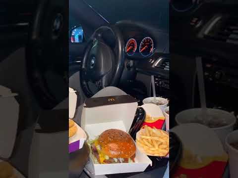 صور كانها لكي في السيارة