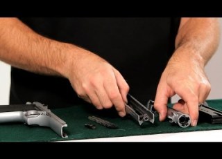  So Zerlegen Sie Eine Desert Eagle 44 Waffenhandbuch