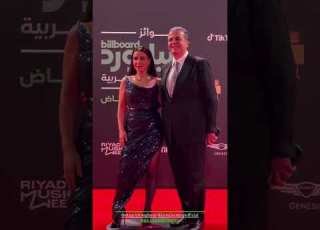  اطلالة ماغي بو غصن وزوجها جمال سنان في جوائز بيلبورد