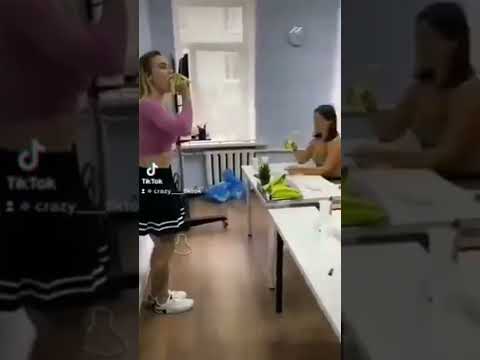 مدرسة تعليم الجنس وطريقه المص