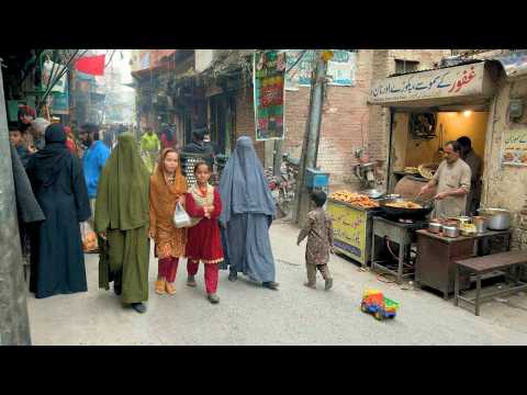 Real Street Life Street Food In Lahore Pakistan 4K 60FPS Walking Tour