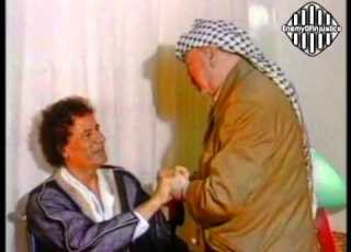 لحظات أخوية بين عرفات والقذافي 1998