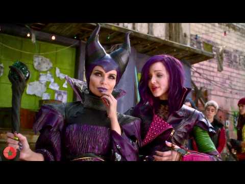 أرسلت ساحرة بنتها لمدرسة الأمراء لكي تسرق العصا السحرية ملخص فيلم بالدارجة