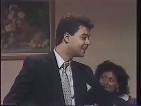 مدحت صالح الدبلة فى اليمين مسلسل لؤلؤ واصداف