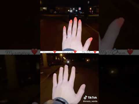 انت الي بين اديك بدات اعيش حبيت سنين بيك عشان بحبك