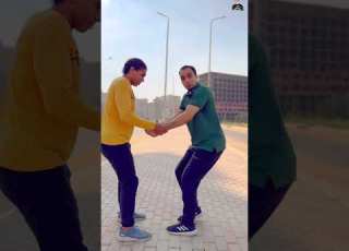  Defend Yourself If Someone Pulls You By The Hand Like This